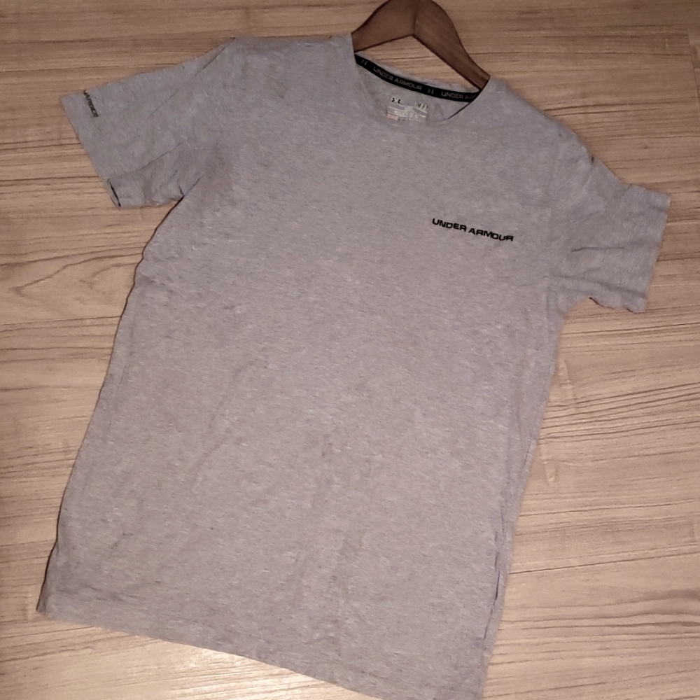 Young men's Under Armour Shirt